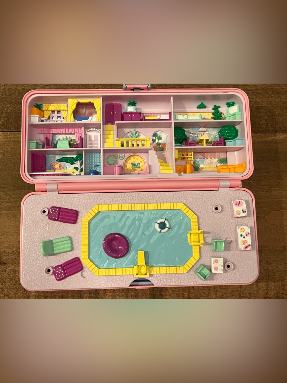 Vintage 1989 Bluebird Polly Pocket Hotel Pool Party